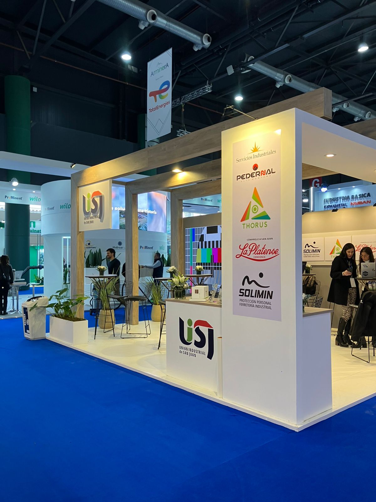 diseño y construccion de stands